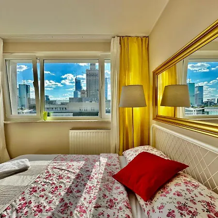 Super Gold Centrum 2x Metro Wifi 600 Mb/s Netflix Hbo Appletv Appartement Varsovie