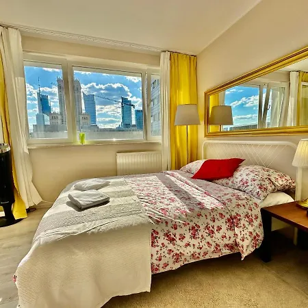 Super Gold Centrum 2x Metro Wifi 600 Mb/s Netflix Hbo Appletv Appartement Varsovie