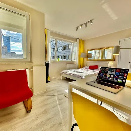 Super Gold Centrum 2x Metro Wifi 600 Mb/s Netflix Hbo Appletv Apartamento Varsovia